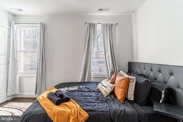 Building Photo - 6139 Larchwood Ave