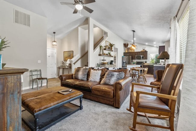 Building Photo - 3912 E Clear Springs Dr. Unit SI ID1460922P