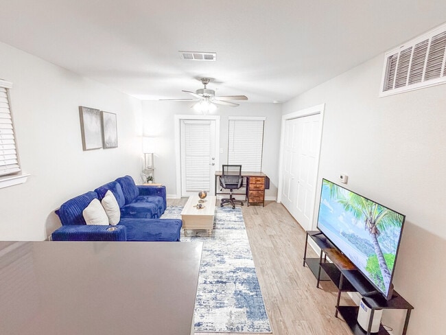 Building Photo - 1450 N Hwy 360 Unit SI ID1507123P