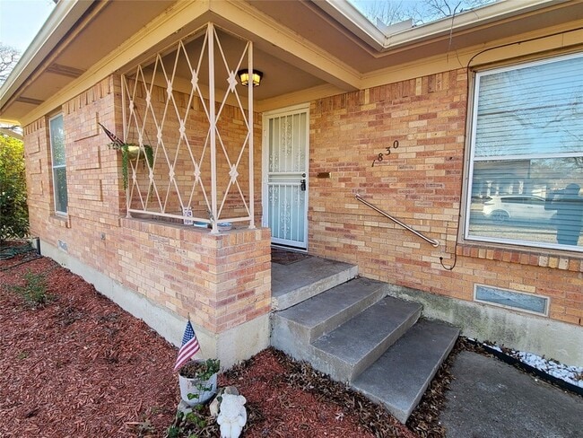 Photo - 1830 Viewcrest Dr