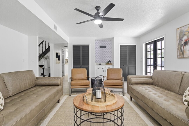 Building Photo - 2540 Albany Dr Unit ID1094238P