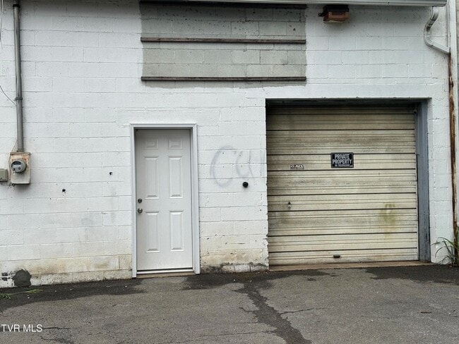 Photo - 902-904 Jefferson St