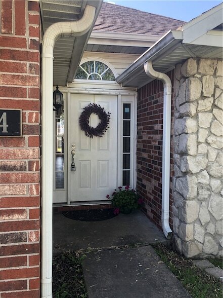 Building Photo - 624 Golden Meadow Ave