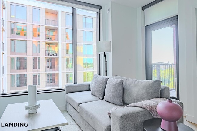 Building Photo - 632 Howard Rd SE Unit 931