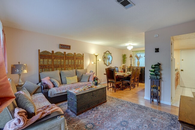 Photo - 5474 Roundtree Pl Unit ID1305048P