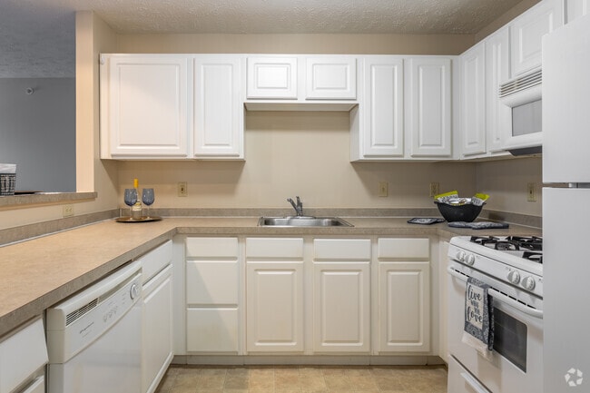 Interior Photo - The Cove at Avon Lake