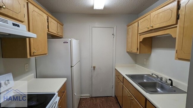 Photo - 132 Rolland St