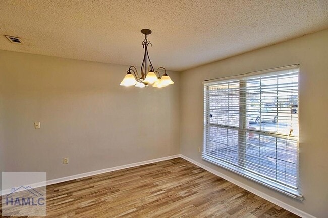 Photo - 213 Bridgemont Way