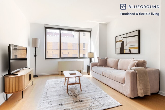 Building Photo - 535 W 23rd St Unit SI FL4-ID2044