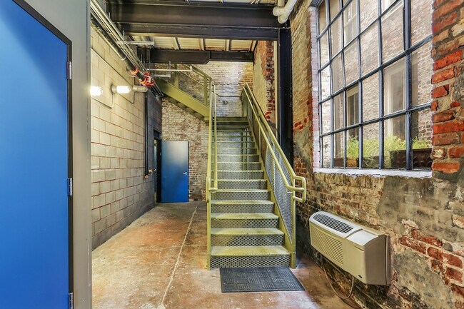 Photo - 527 St Joseph St Unit ID1265382P