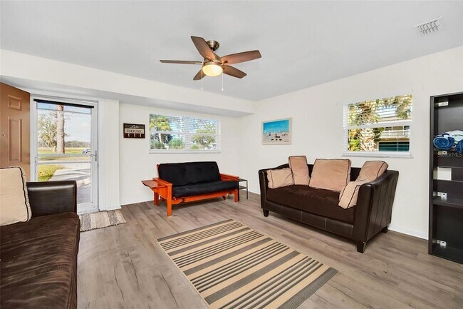 Photo - 5 SE Ocale Way