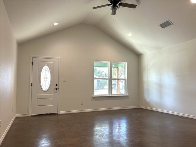 Photo - 405 S 6th St
