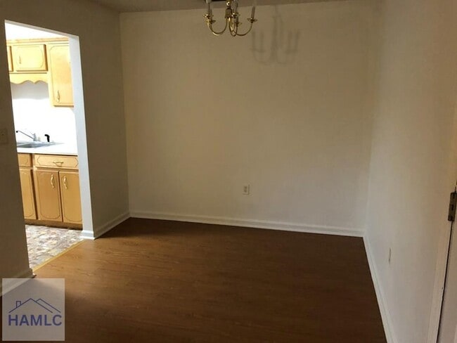 Photo - 134 Rolland St