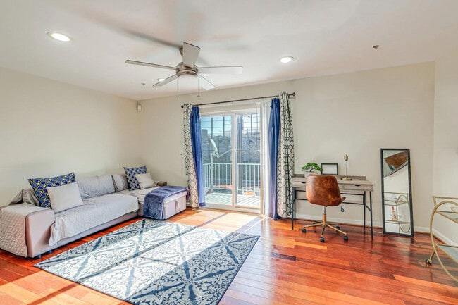 Building Photo - 450a Condon Terrace SE Unit SI ID1385959P