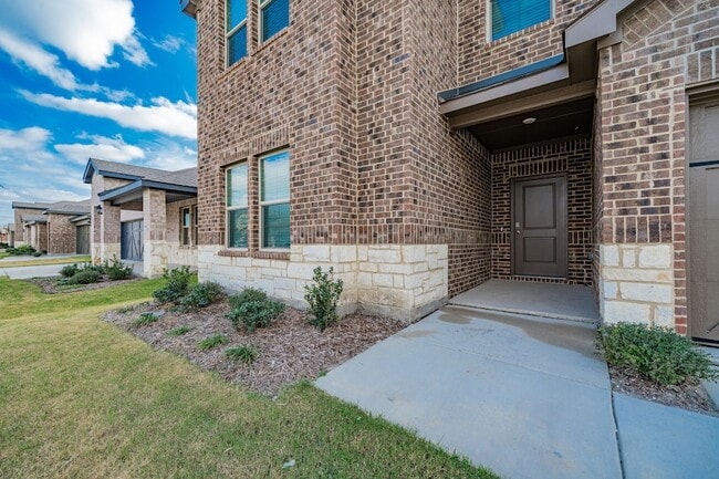 Photo - 2110 Thornton Dr