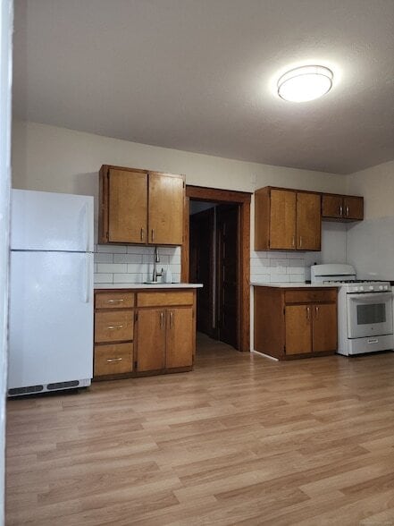 Photo - 106 Lyons St