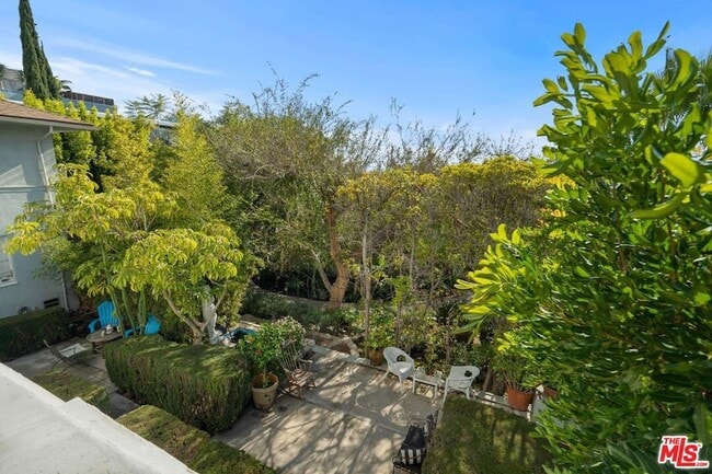 Photo - 1323 N Olive Dr Unit 25B