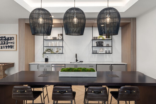 Photo - Alexander Crossing