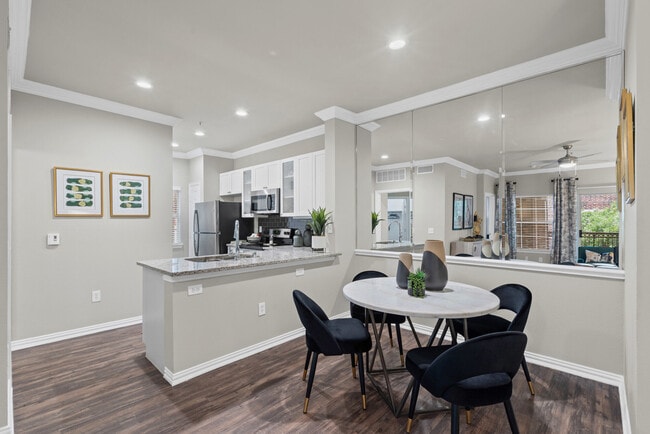 Photo - Grapevine 2499