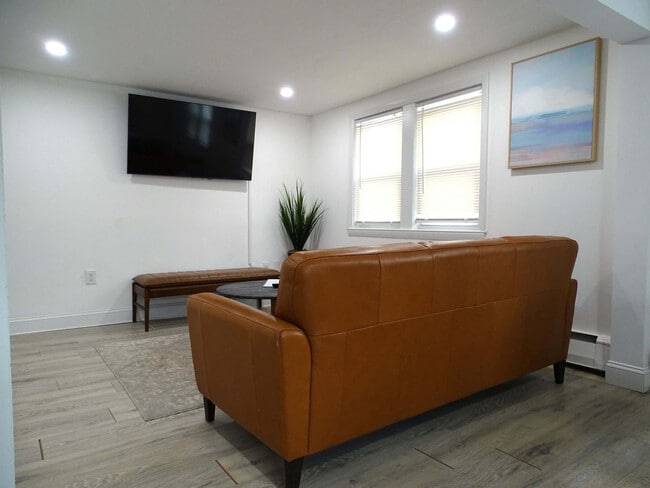 Photo - 18 Pleasant St Unit SI ID1271275P