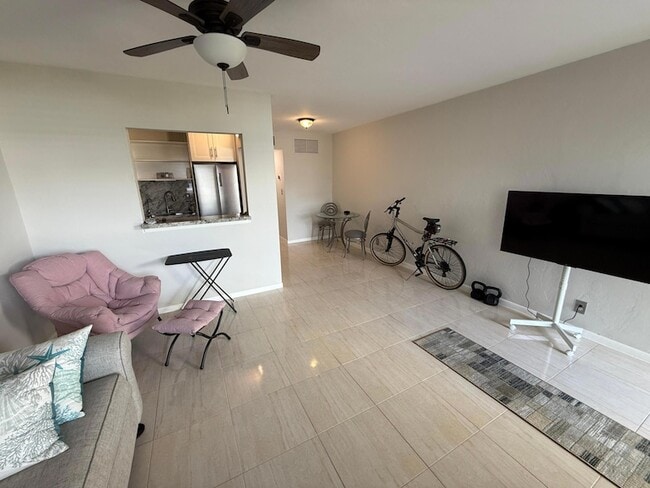 Photo - 2004 Lake Osborne Dr Unit 4