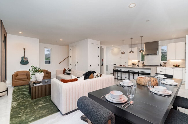 Photo - 48 Fern Ave Unit ID1367365P