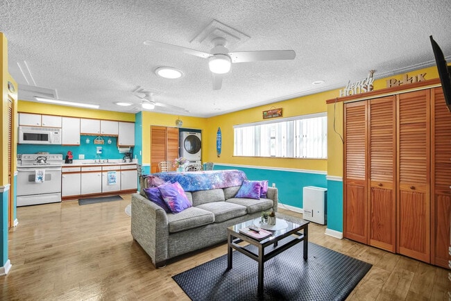 Building Photo - 104 W Leon Ln Unit ID1245230P