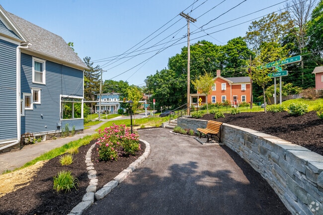 Garden - 601 E State St - Fully Furnished!