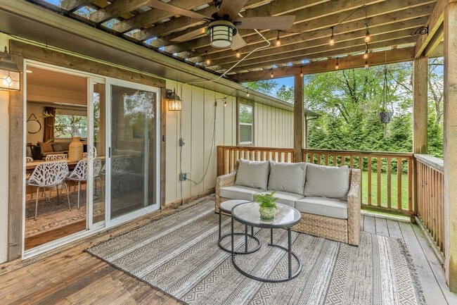 Photo - 305 NW H St Unit ID1241296P