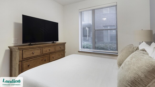 Photo - 2800 NE Green Oaks Blvd Unit 5101