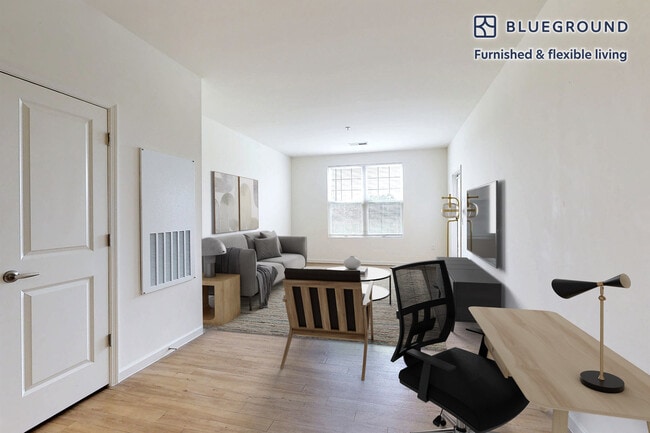 Building Photo - 1700 E 5th St Unit SI FL1-ID3574A