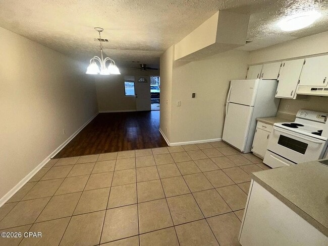 Photo - 3910 Venetian Cir