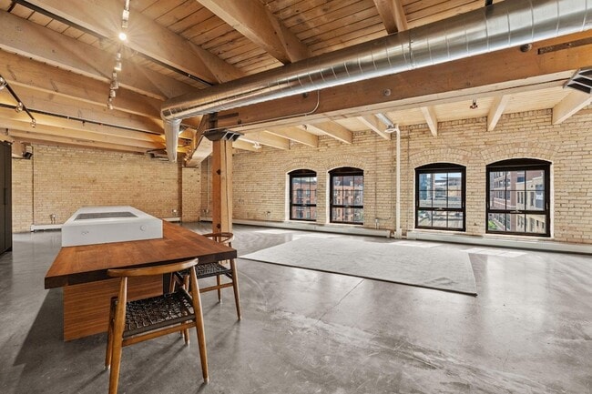 Photo - 404 N Washington Ave