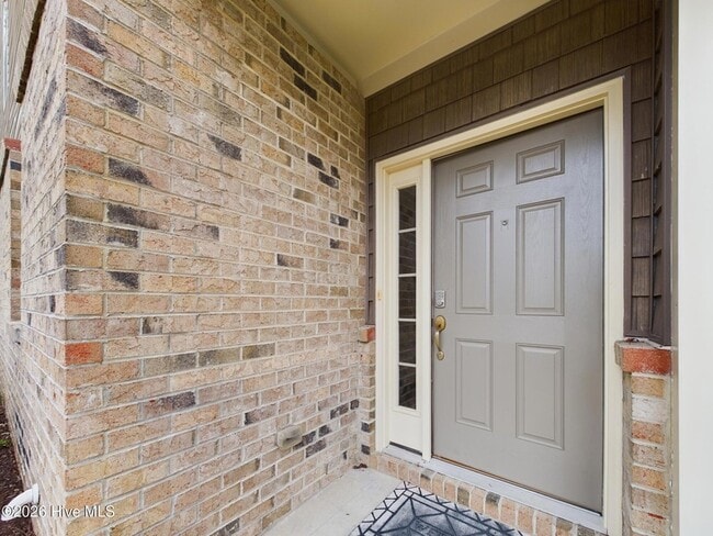 Photo - 311 Scotlow Way