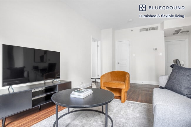 Photo - 200 E Chestnut St Unit SI FL8-ID622