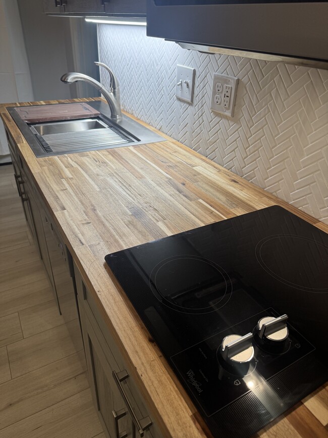 Photo - 219 N Main St