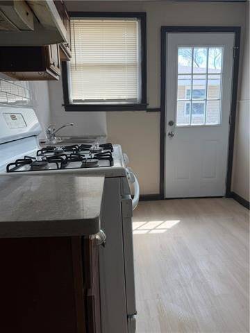 Photo - 10526 Alan St