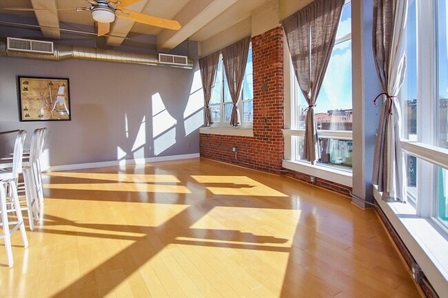 Building Photo - 51 Lafayette St Unit 208