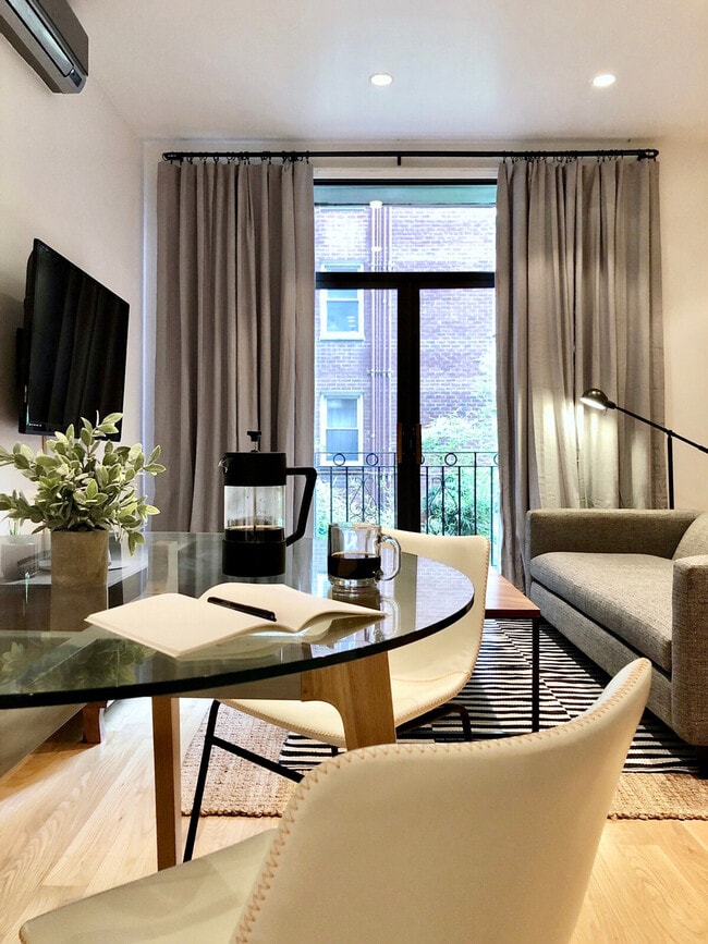 Building Photo - 131 E 35th St Unit ID1058890P