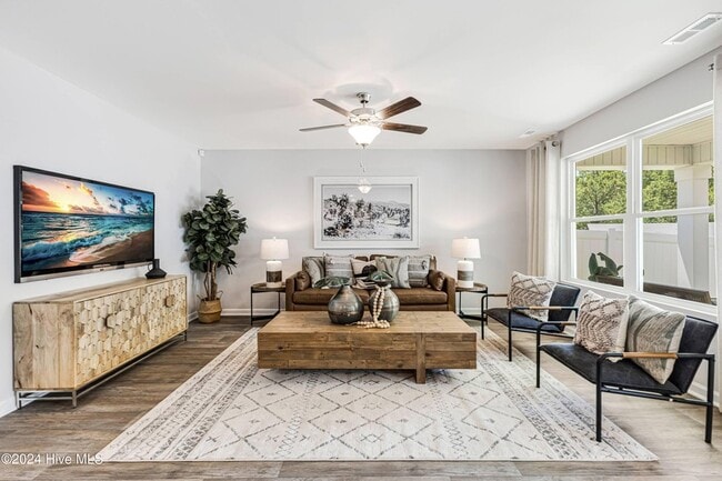 Photo - 107 Little Doe Pl SW