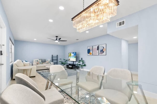 Photo - 2424 NE 9th St Unit ID1323128P