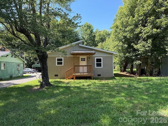 Building Photo - 2621 E Greenbriar Rd