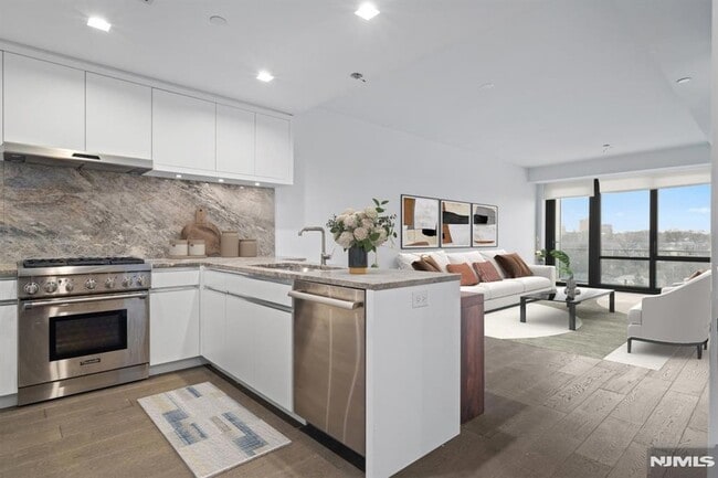 Photo - 320 Adolphus Ave Unit 812