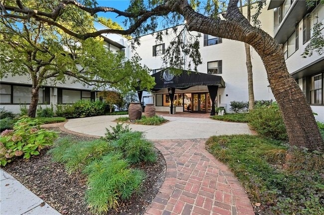 Photo - 3645 Peachtree Rd NE Unit 203