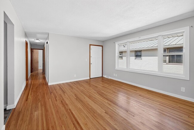 Photo - 5844 Washburn Ave S