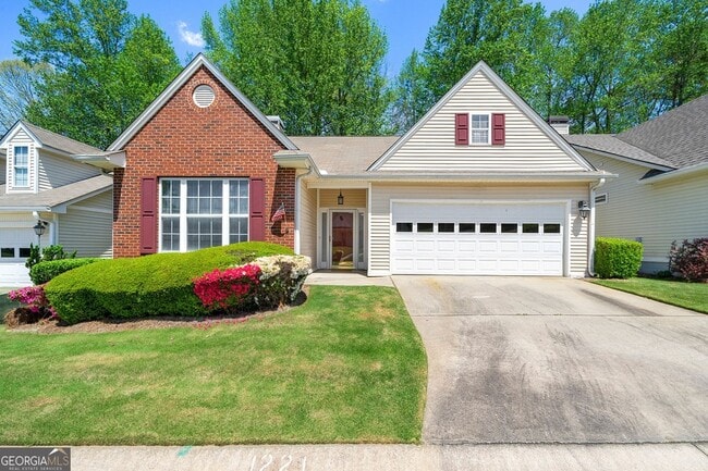 Building Photo - 1221 Pinehurst Dr