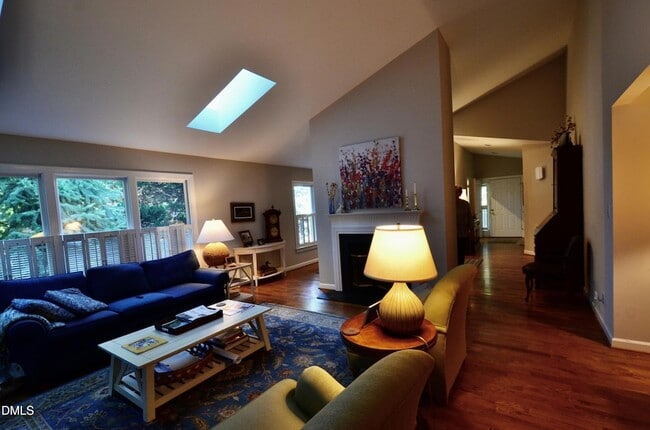 Photo - 531 Weathersfield