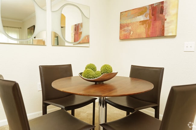 Photo - Plantation Crossing