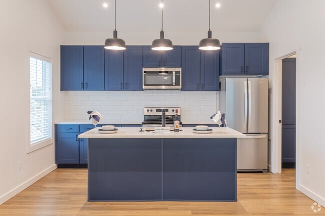1BA, 1 BR - 672SF - Kitchen and Living Room - Magnolia Row