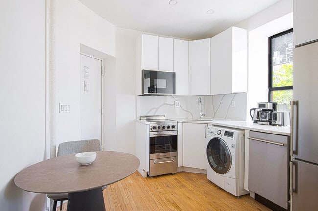 Photo - 363 W 17th St Unit FL2-ID2017